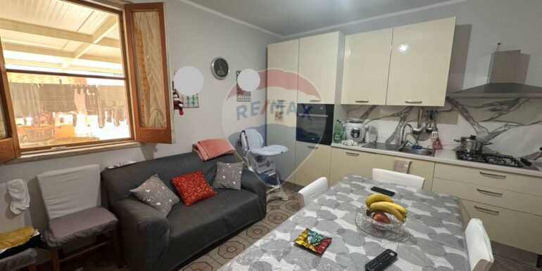 f0994778001742815042