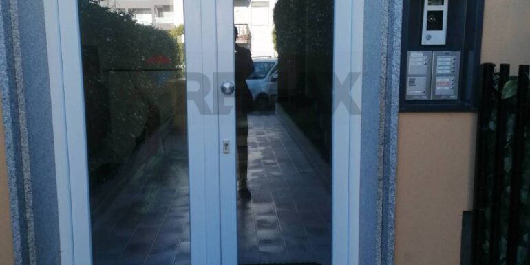 2023011621956-725004-15