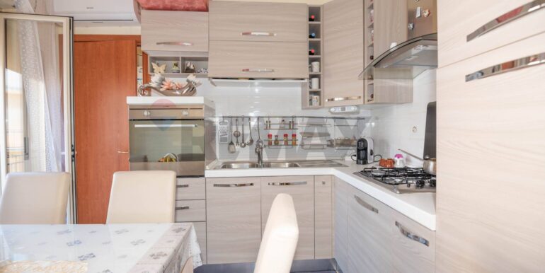 20231010160524-795592-17