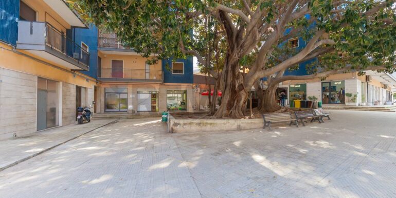 2024010895646-818770-3