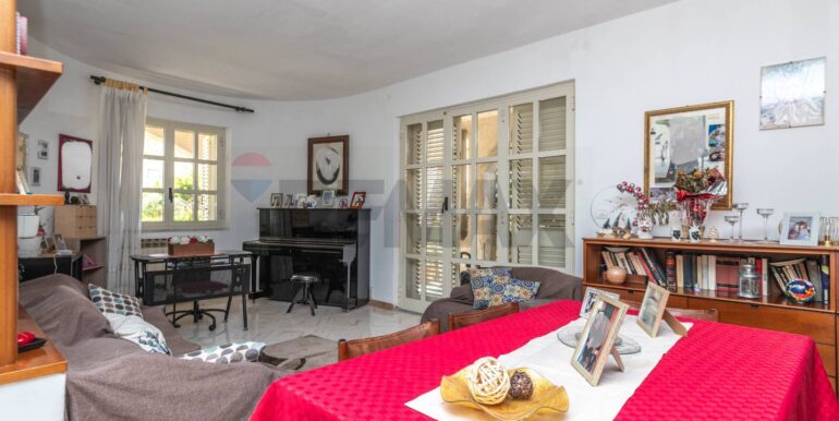 20240429103753-854401-10