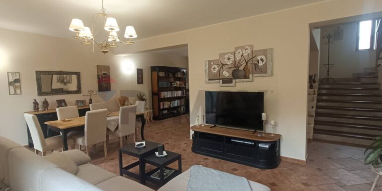 20240517190239-859978-7