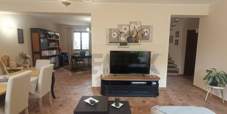 20240517190242-859978-8