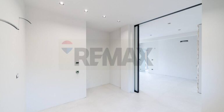 20240716122704-877072-9