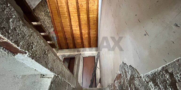 20240902223147-875495-17