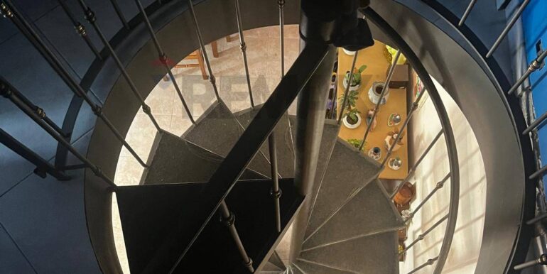 20240913210528-888355-6