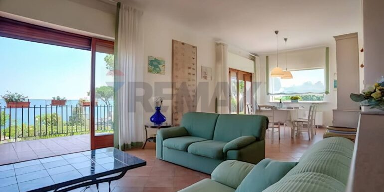 2024102992315-899287-14