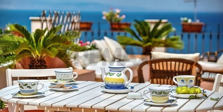 2024102992316-899287-16