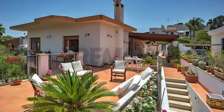 2024102992316-899287-18