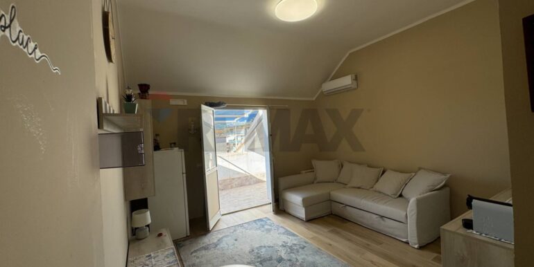 20241030113558-888900-4