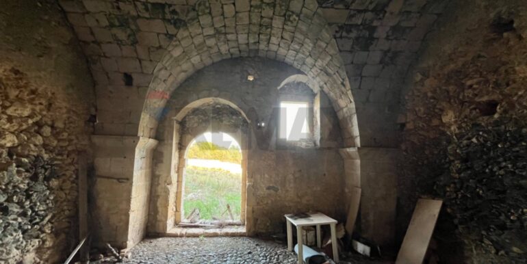 20241030214356-899805-12