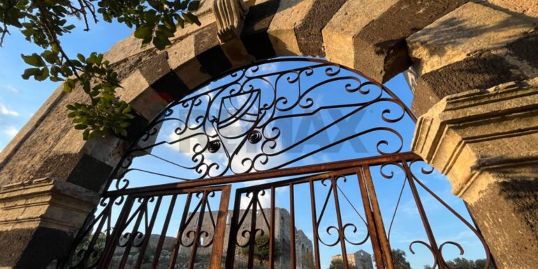 20241030214636-899805-79