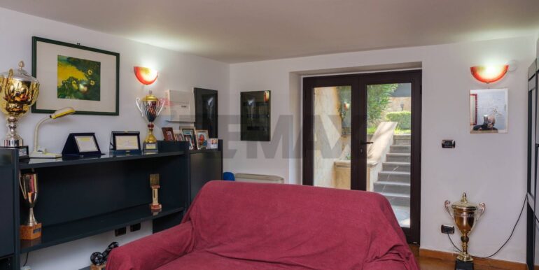 20241105171946-901179-12