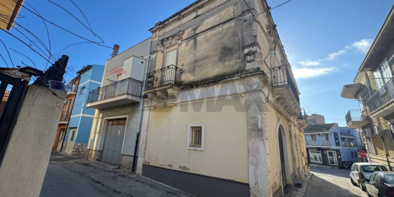 2025012284219-921275-4