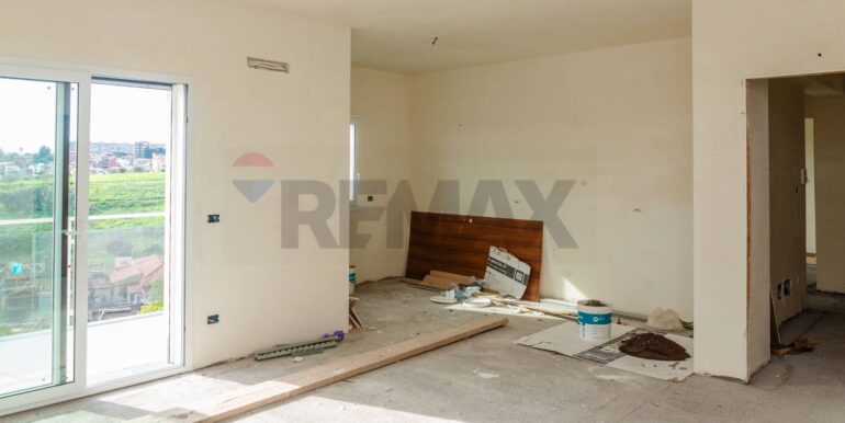 20250125155033-921236-15