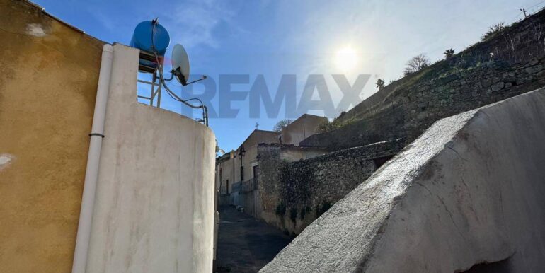 20250218175201-930390-8