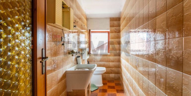 20250225194527-928657-3