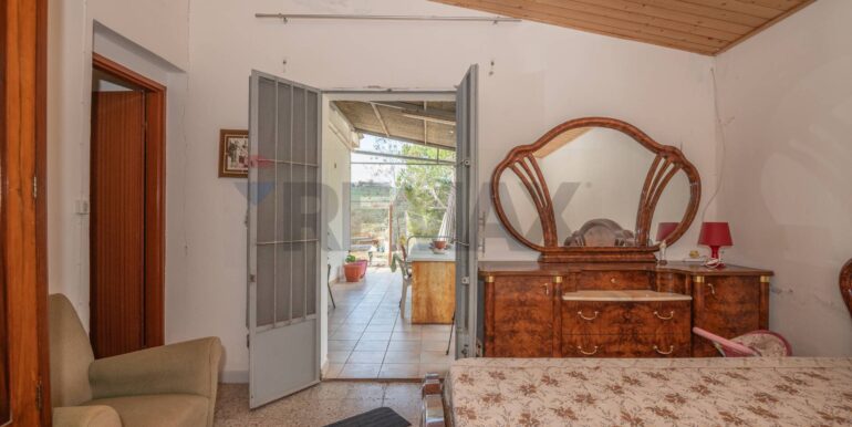 2025030595359-929121-21