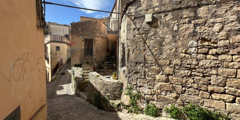 20250306102928-934239-6