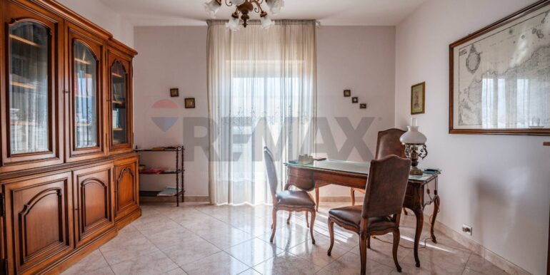 2025030694909-917154-8