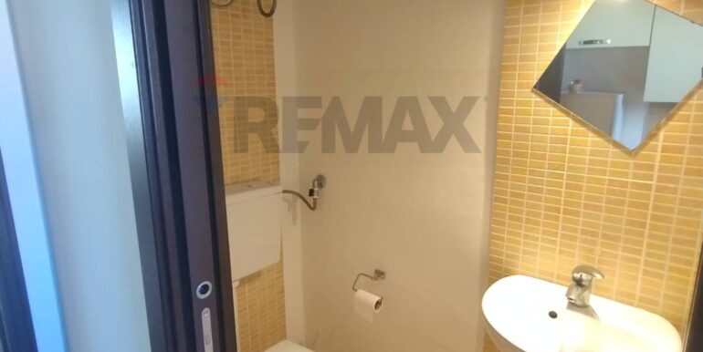 20250404193009-942041-17