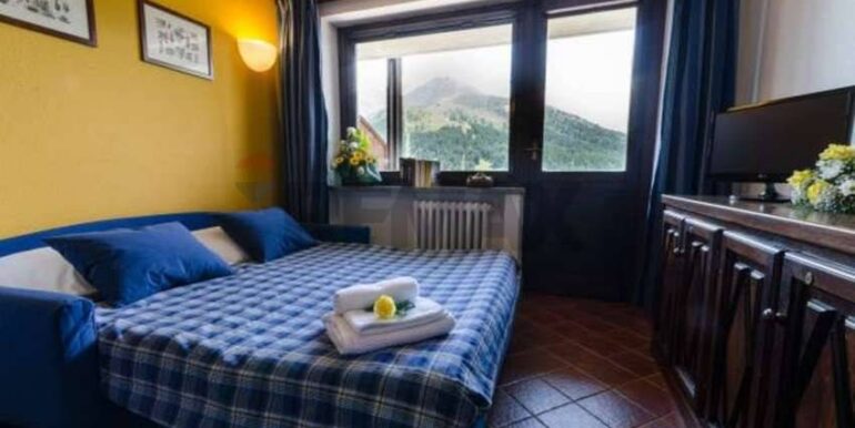 20250406225329-942286-24