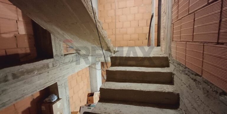 20250408184120-942406-12