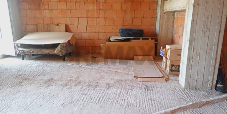 20250408184125-942406-16