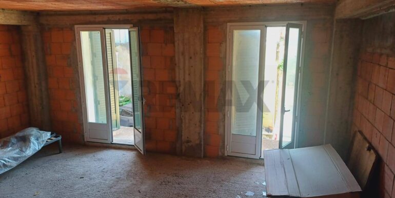 20250408184128-942406-18