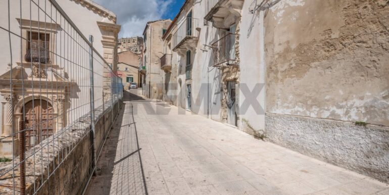 20250503152211-945008-12