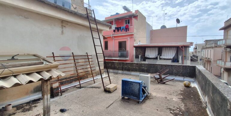 20250527185441-951928-11