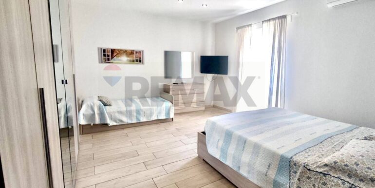 20250528224842-952281-10