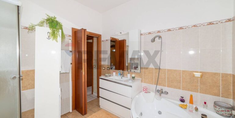 20250530102342-952517-15