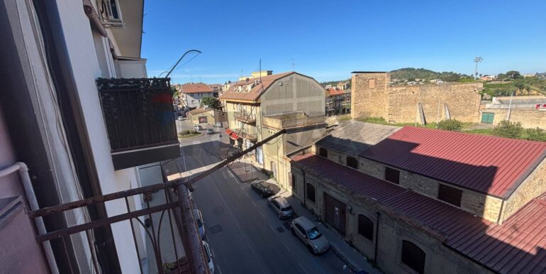 20250530161158-952867-7