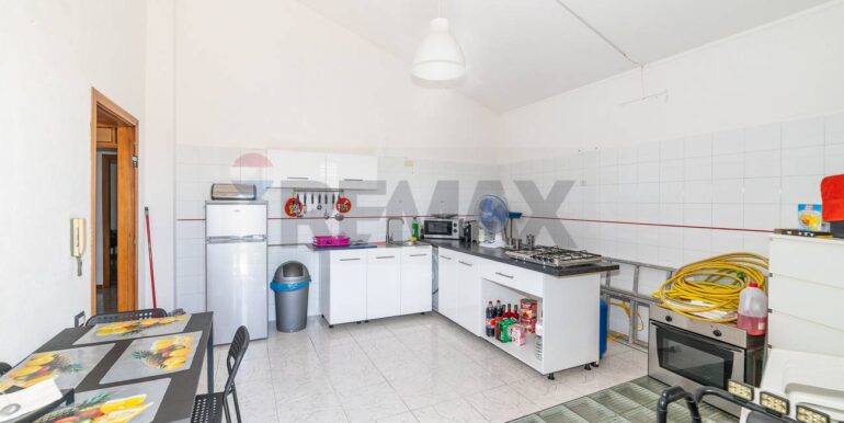 2025062193437-960312-12