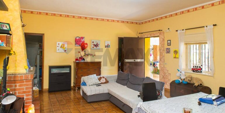 2025070470915-964869-23