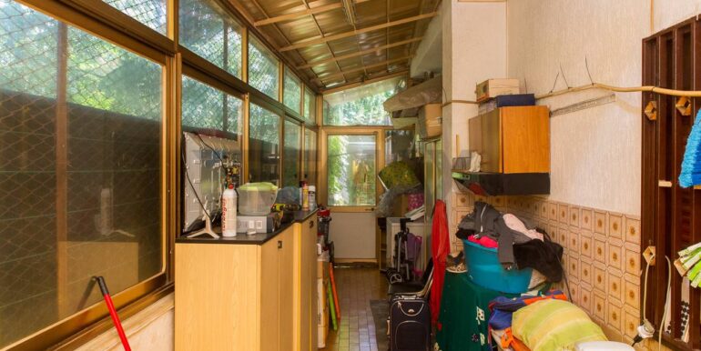 2025070470933-964869-33