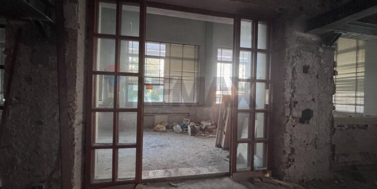 20250806181405-973976-11