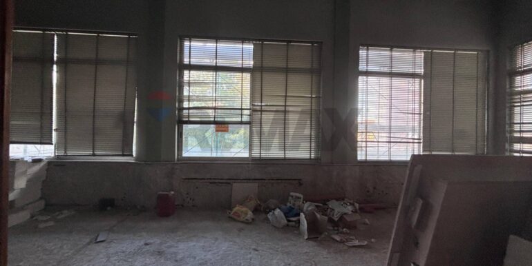 20250806181411-973976-12