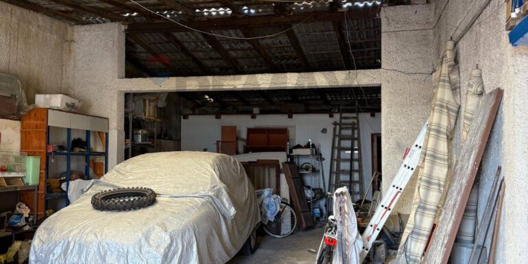 2025080874424-974263-17