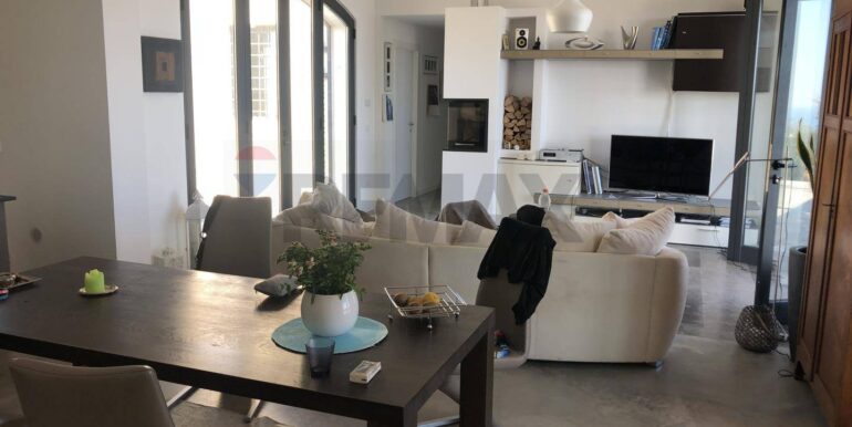 20250812175157-974749-12