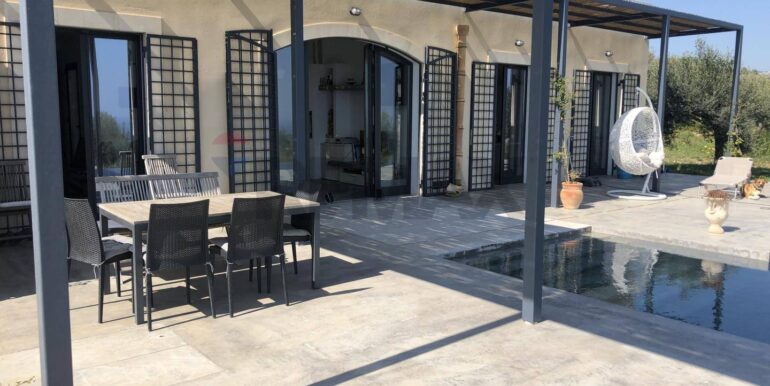 20250812175211-974749-18