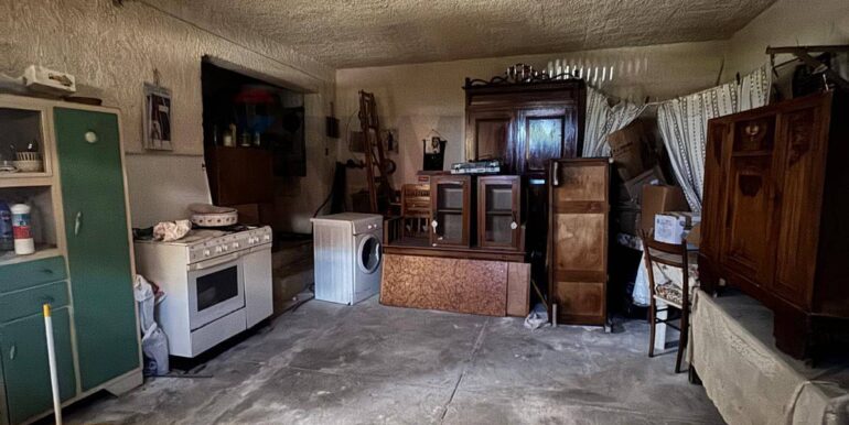 20250818115059-974949-18