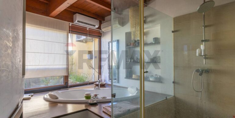 20250818122157-974931-19