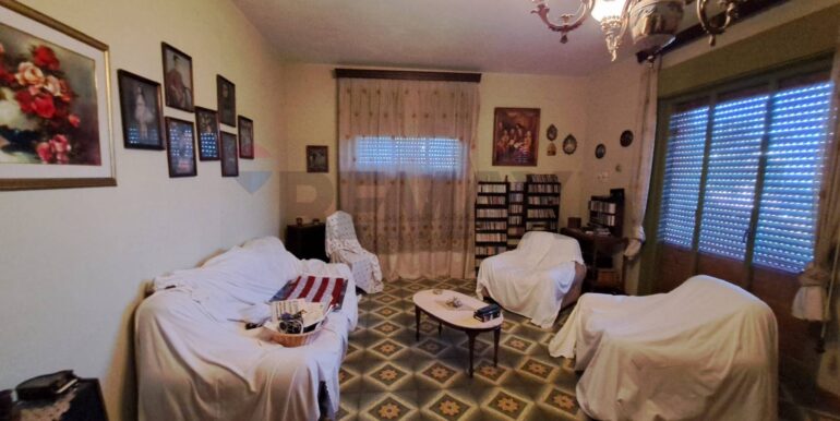 20250819175356-975014-7