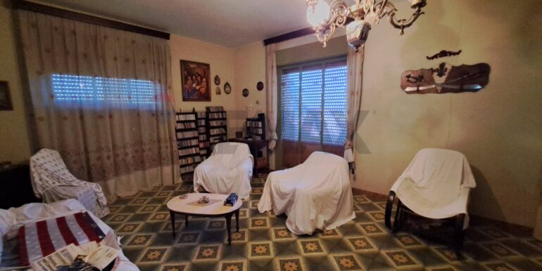 20250819175401-975014-8