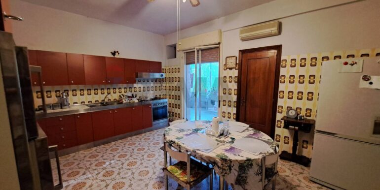 20250819175433-975014-14