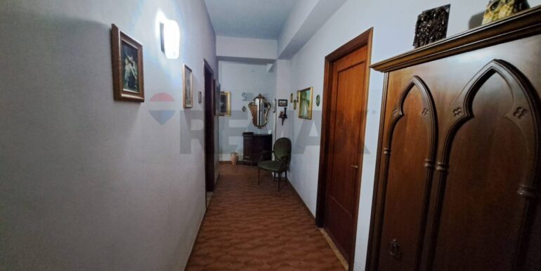 20250819175437-975014-15