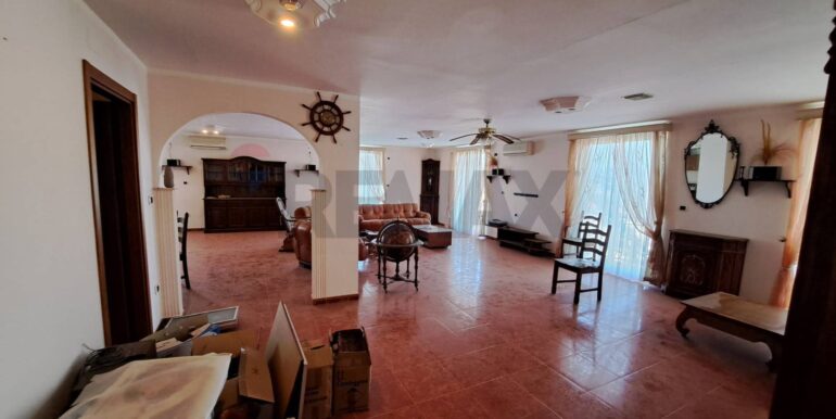 20250820181705-975079-13