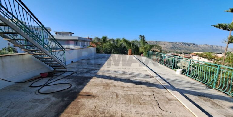 20250820181719-975079-16